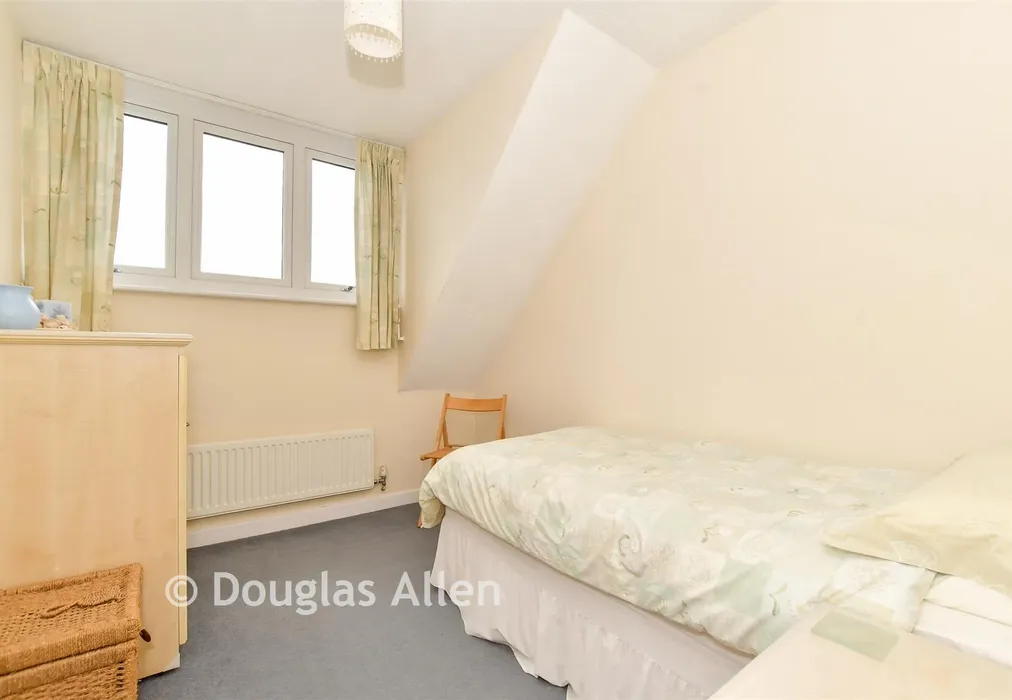 Bedroom 3 - Oakhurst Drive, Wickford, Essex - Wards of Kent