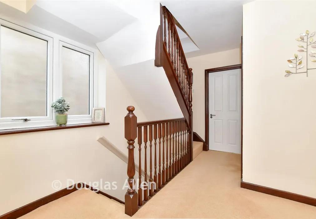 Landing - Oakhurst Drive, Wickford, Essex - Wards of Kent