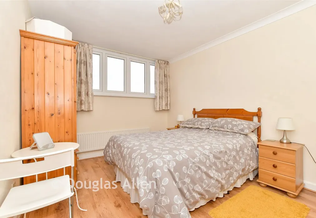 Bedroom 2 - Oakhurst Drive, Wickford, Essex - Wards of Kent