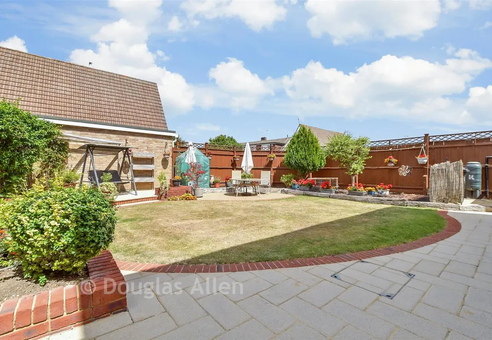 Rear Garden - Oakhurst Drive, Wickford, Essex - Wards of Kent