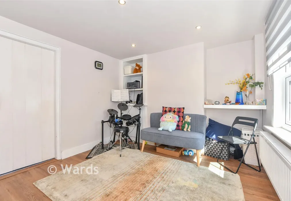 Lounge - Priory Street, Tonbridge, Kent - Wards of Kent