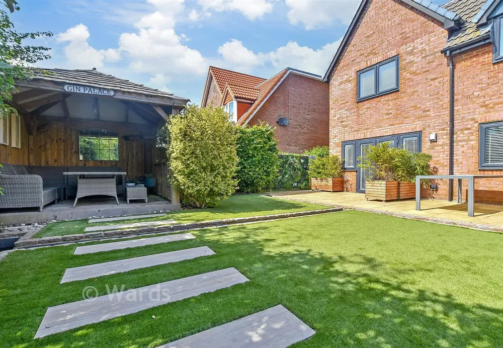 Rear Garden - Crispin Close, New Romney, Kent - Wards of Kent