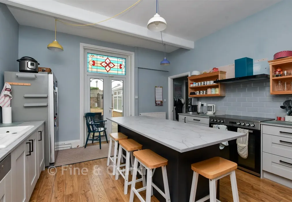 Kitchen - St. Richard's Road, Deal, Kent - Wards of Kent