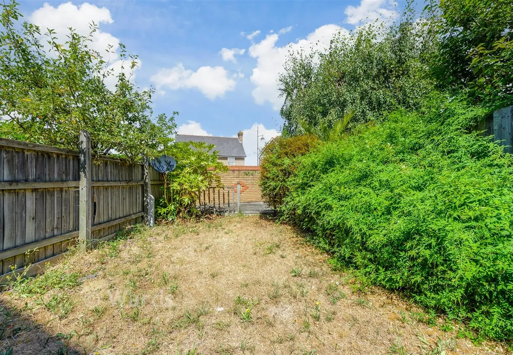Rear Garden - Sallow Close, St. Mary's Island, Chatham, Kent - Wards of Kent