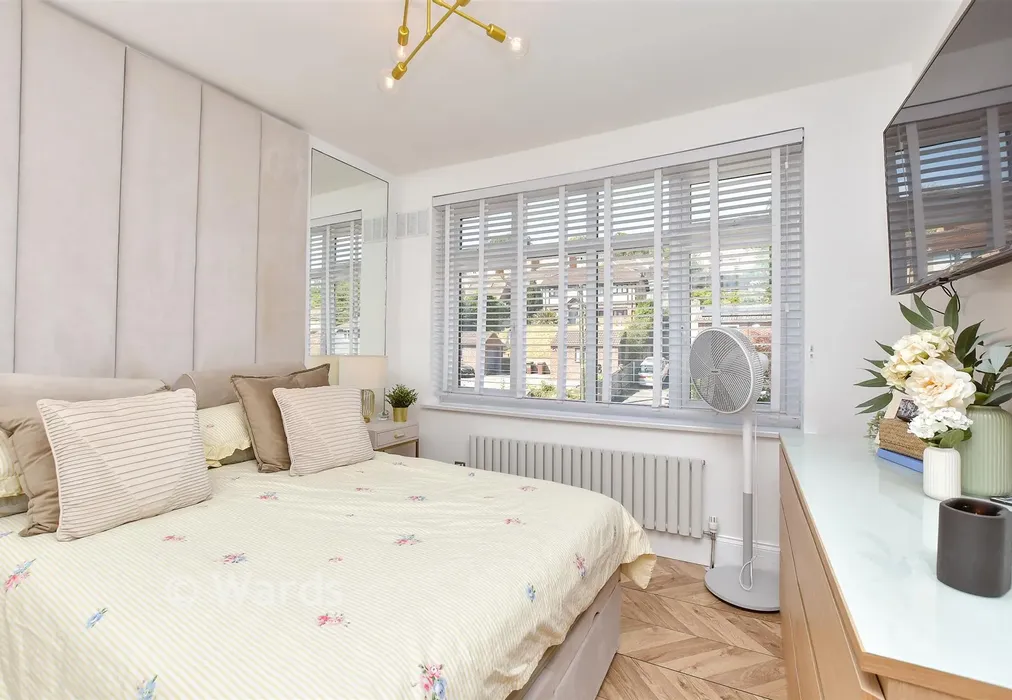 Bedroom 1 - Princes Avenue, Chatham, Kent - Wards of Kent