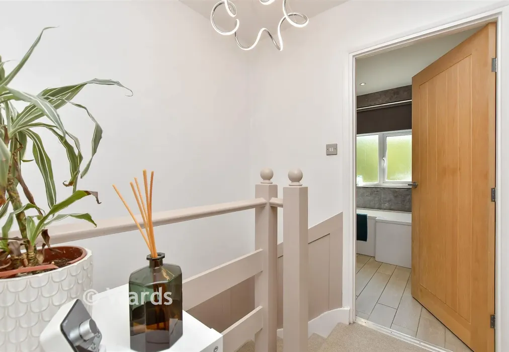 Landing - Princes Avenue, Chatham, Kent - Wards of Kent