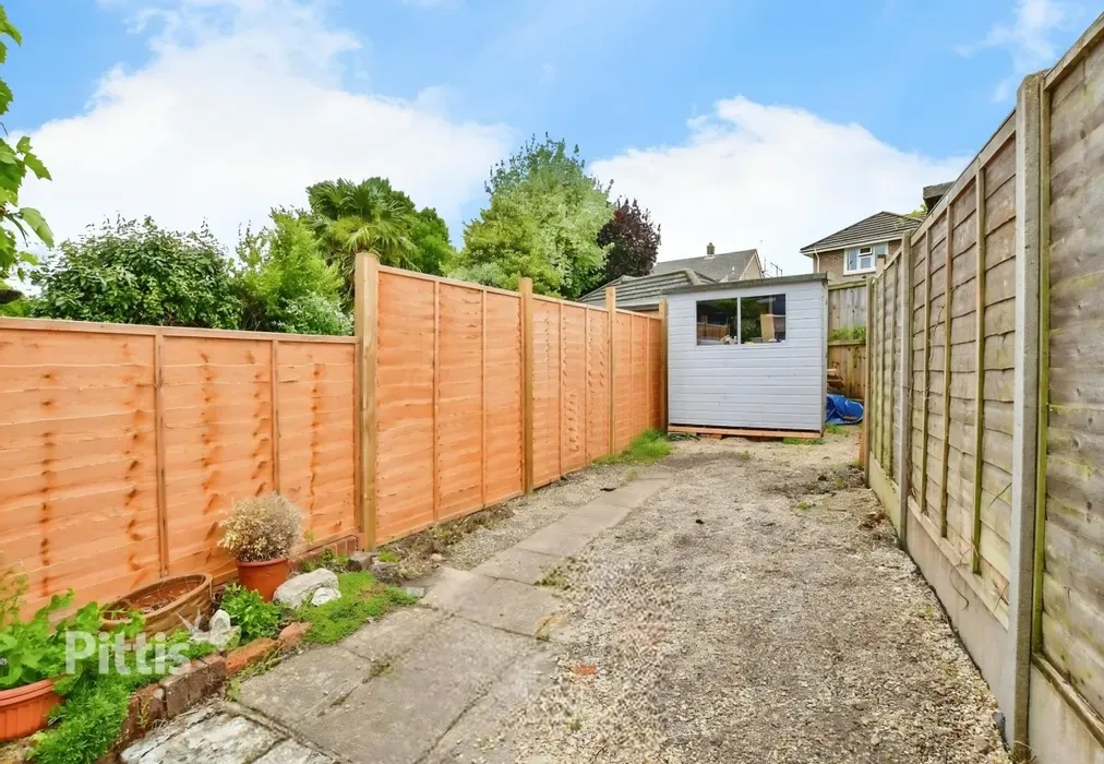  - Castle Road Newport PO30 - Wards of Kent