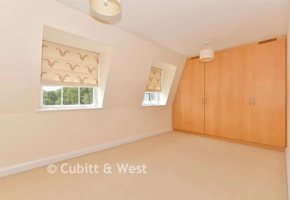 Bedroom 1 - Ford Road, Tortington, Arundel, West Sussex - Wards of Kent