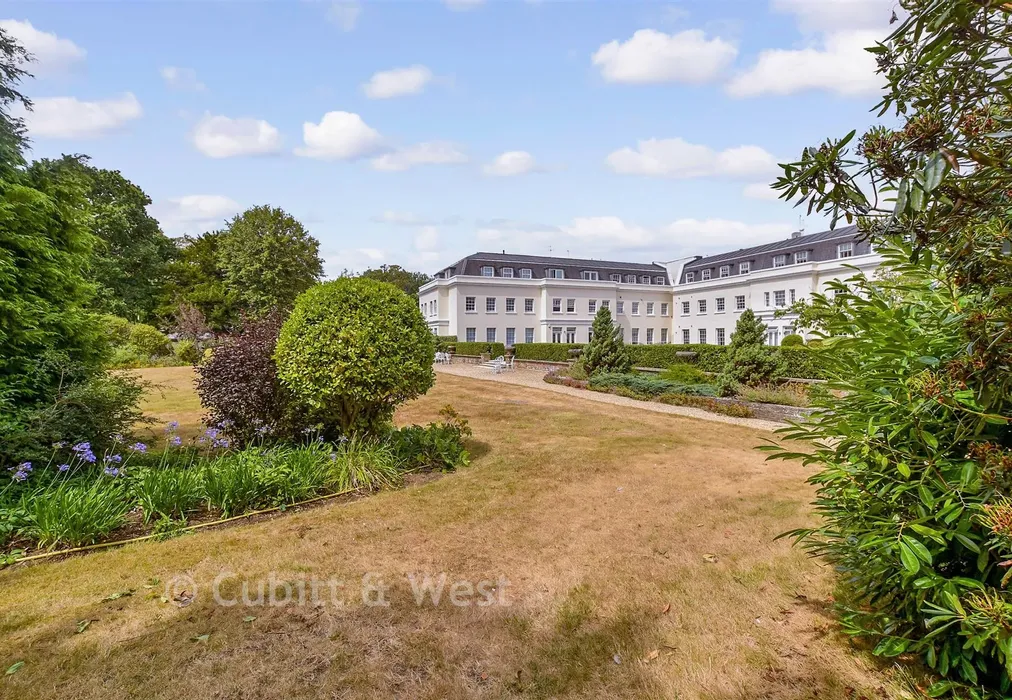 Communal Gardens - Ford Road, Tortington, Arundel, West Sussex - Wards of Kent