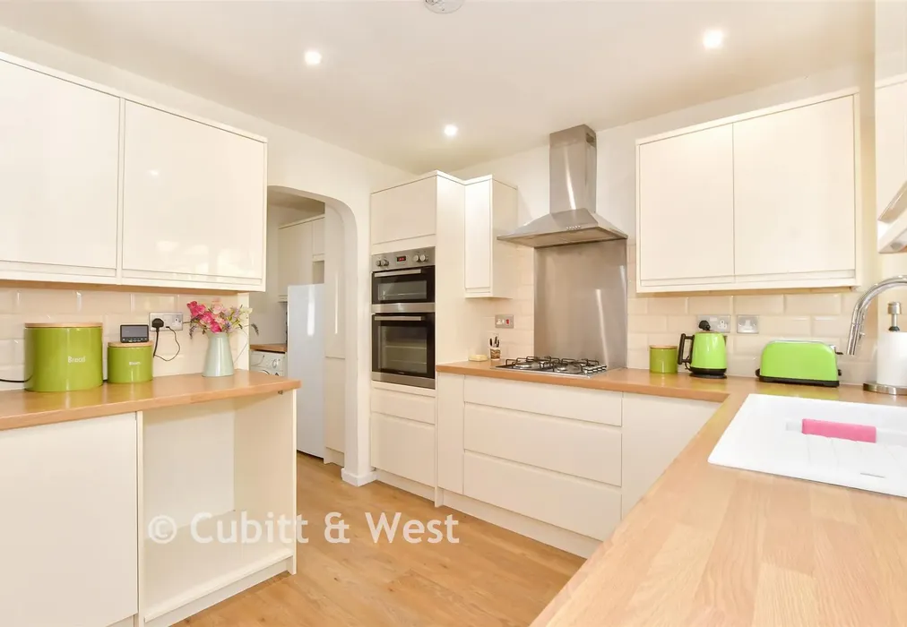 Kitchen - Covert Close, Crawley, West Sussex - Wards of Kent