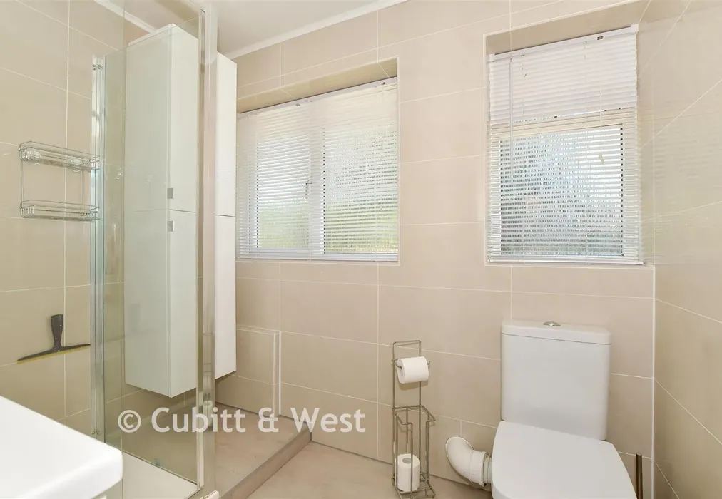 Shower Room - Covert Close, Crawley, West Sussex - Wards of Kent