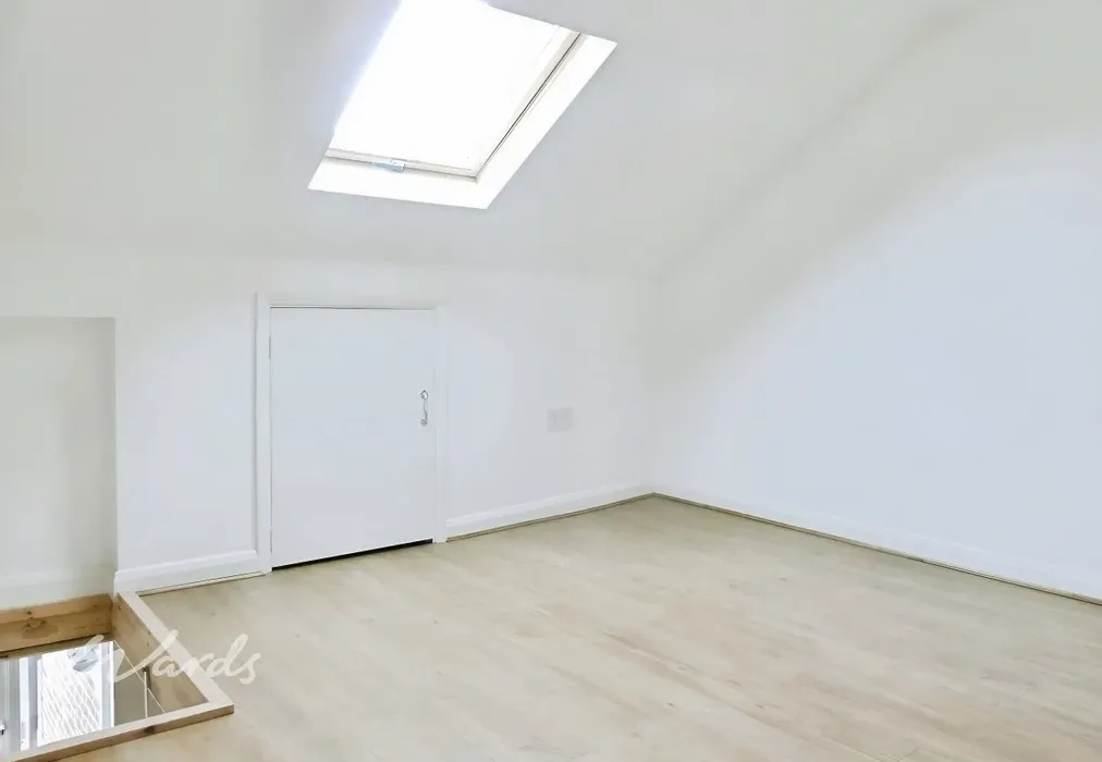 castle loft room - Castle Road Chatham ME4 - Wards of Kent