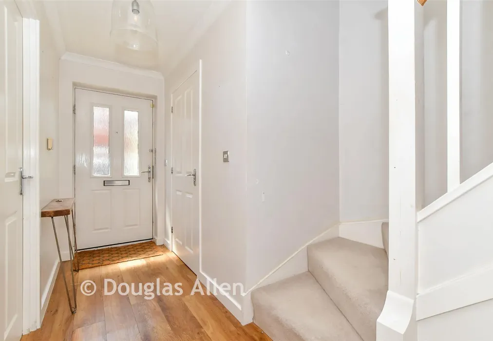 Hallway - Little Highwood Way, Brentwood, Essex - Wards of Kent