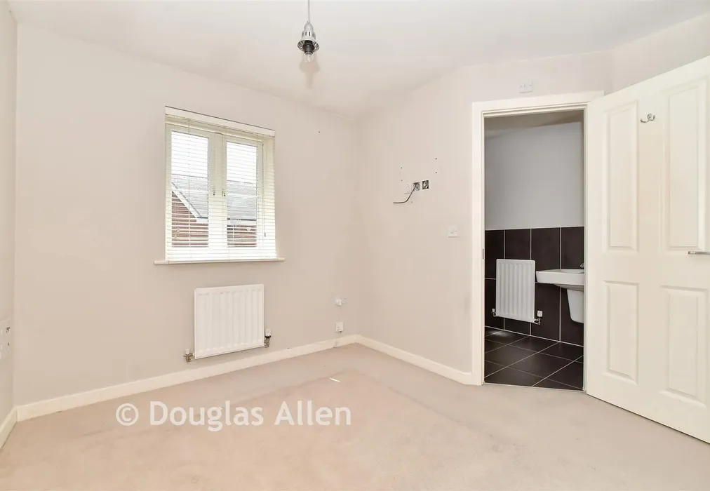 Bedroom 1 - Little Highwood Way, Brentwood, Essex - Wards of Kent