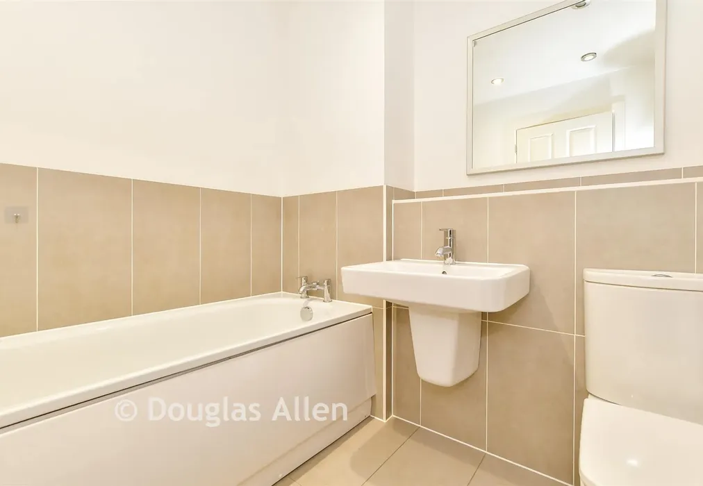 Bathroom - Little Highwood Way, Brentwood, Essex - Wards of Kent