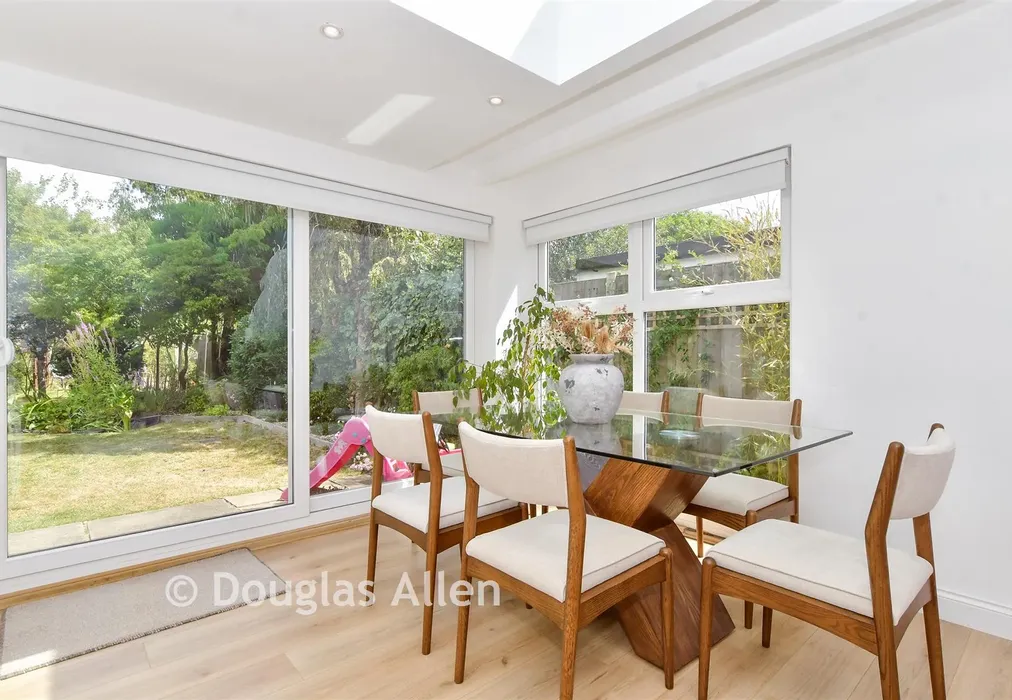 Family Room - Coleridge Road, Romford, Essex - Wards of Kent