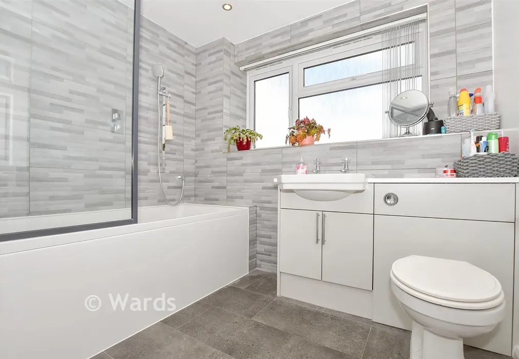 Bathroom - Heathside Avenue, Coxheath, Maidstone, Kent - Wards of Kent