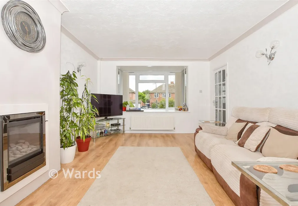 Lounge/Diner - Heathside Avenue, Coxheath, Maidstone, Kent - Wards of Kent