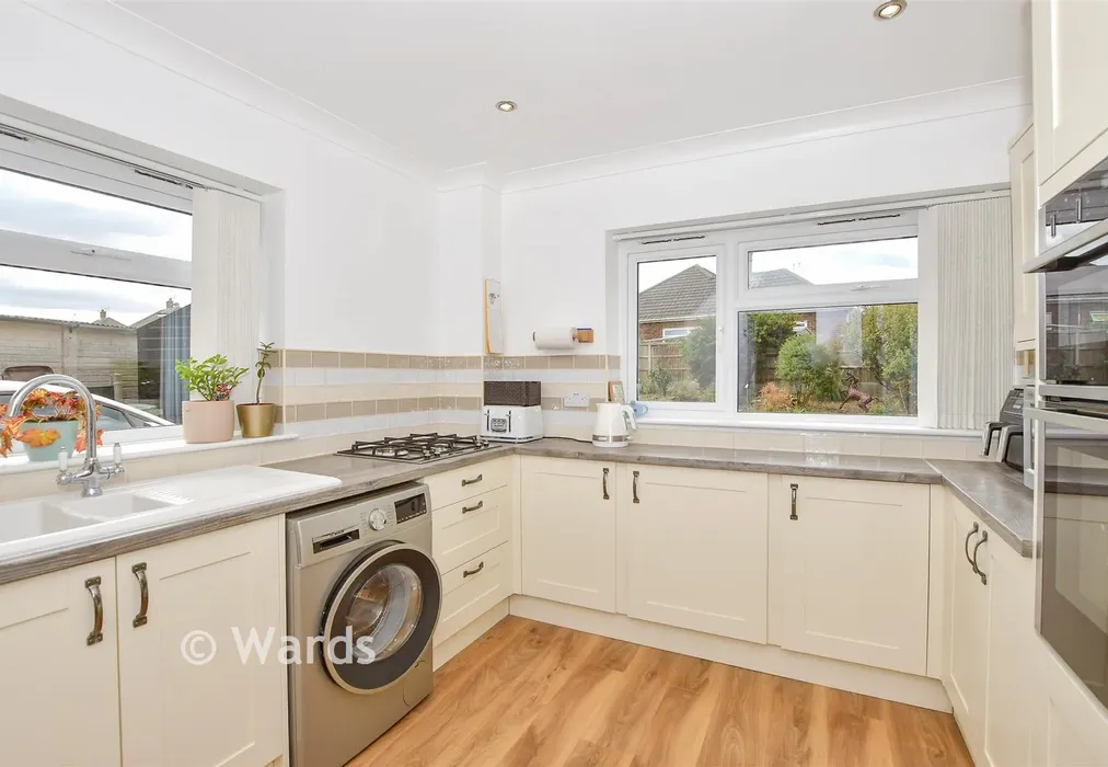 Kitchen - Heathside Avenue, Coxheath, Maidstone, Kent - Wards of Kent