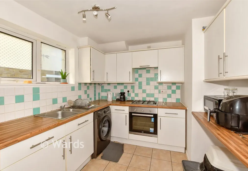 Kitchen - Knight Avenue, Canterbury, Kent - Wards of Kent