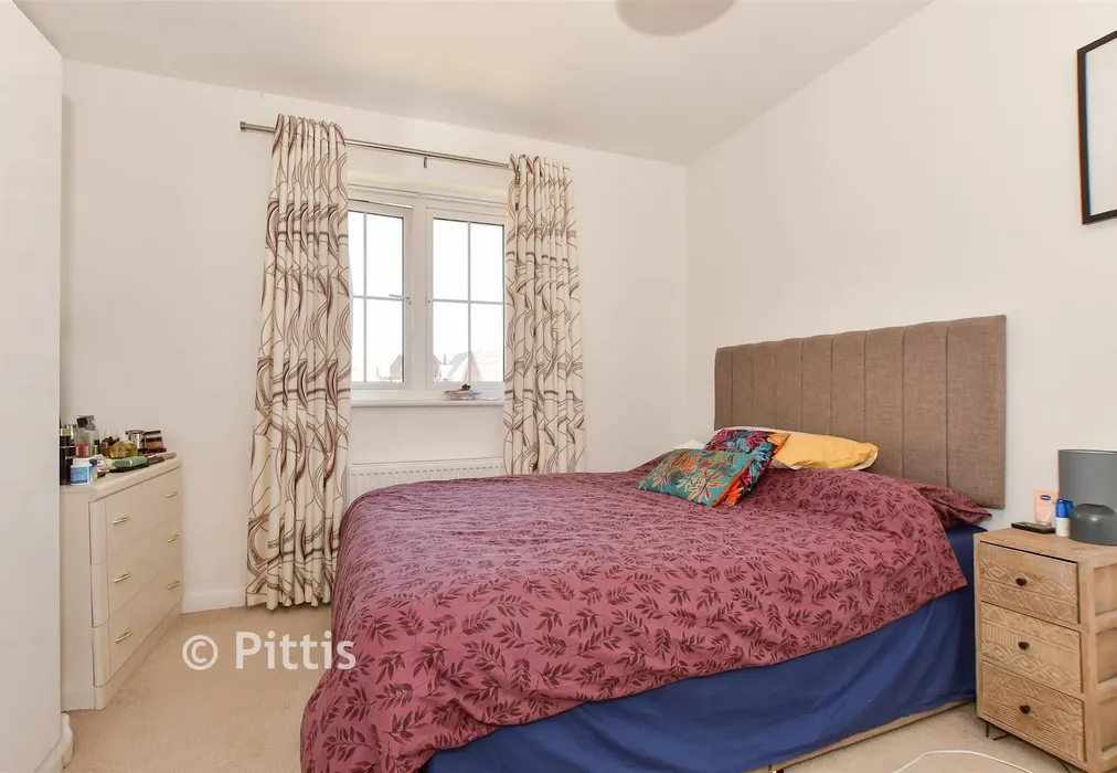 Bedroom - Beauchamp Drive, Newport, Isle of Wight - Wards of Kent