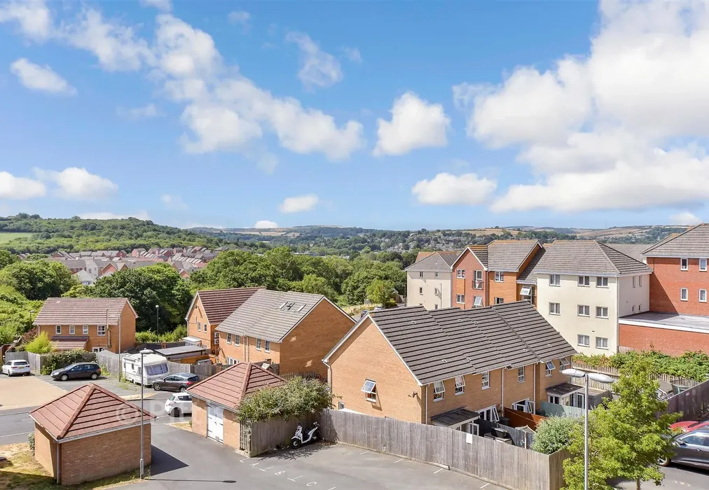 Views To Side - Beauchamp Drive, Newport, Isle of Wight - Wards of Kent