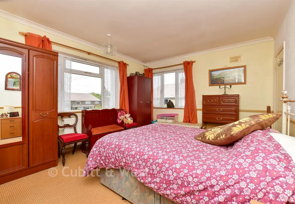Bedroom 1 - Crewes Close, Warlingham, Surrey - Wards of Kent