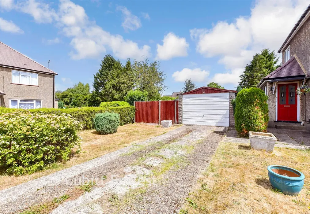 Driveway/Parking - Crewes Close, Warlingham, Surrey - Wards of Kent