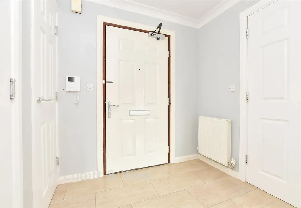 Entrance Hall - Canalside, Redhill, Surrey - Wards of Kent