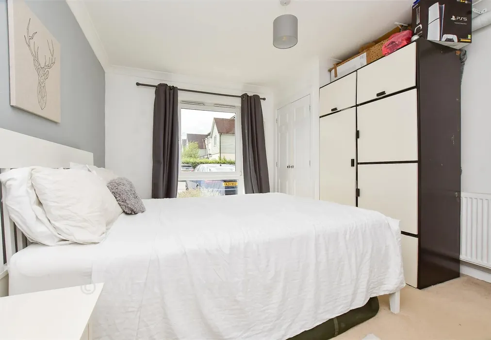 Bedroom - Canalside, Redhill, Surrey - Wards of Kent