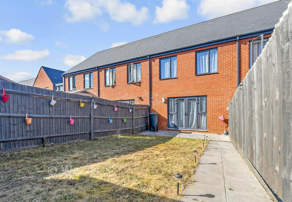 Rear Garden - College Row, Ashford, Kent - Wards of Kent