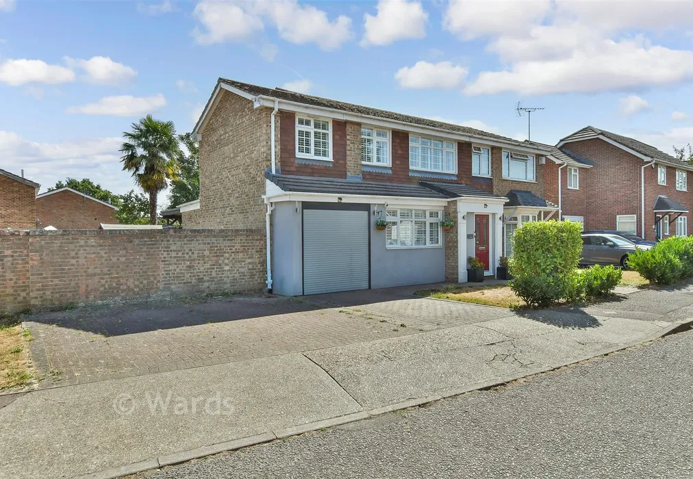 Driveway/Parking - Meadow Close, Walderslade, Chatham, Kent - Wards of Kent