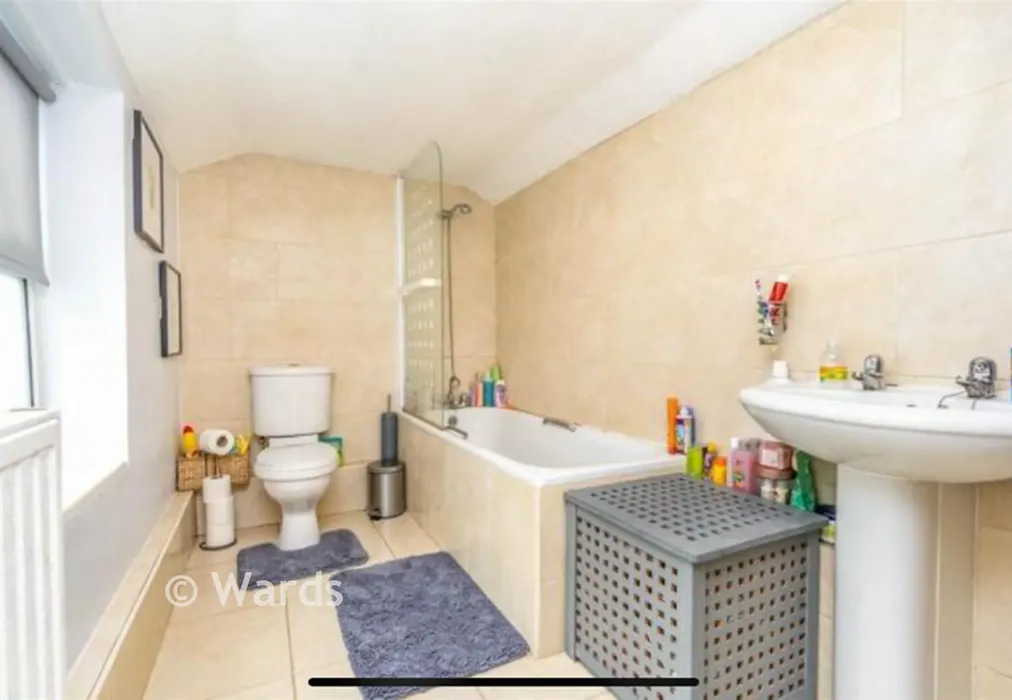 Bathroom - Alma Street, Sheerness, Kent - Wards of Kent