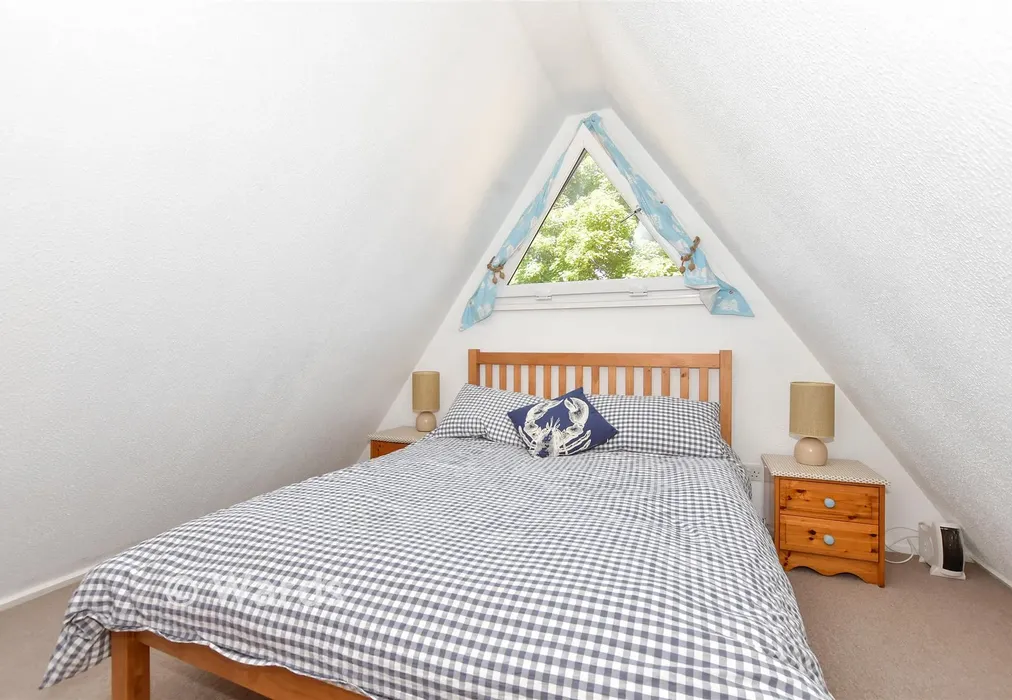 Bedroom 1 - Upper Street, Kingsdown, Deal, Kent - Wards of Kent