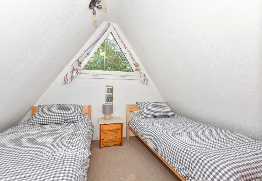 Bedroom 2 - Upper Street, Kingsdown, Deal, Kent - Wards of Kent