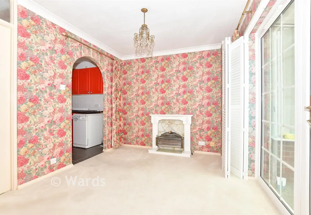 Lounge/Diner - Portland Road, Hythe, Kent - Wards of Kent