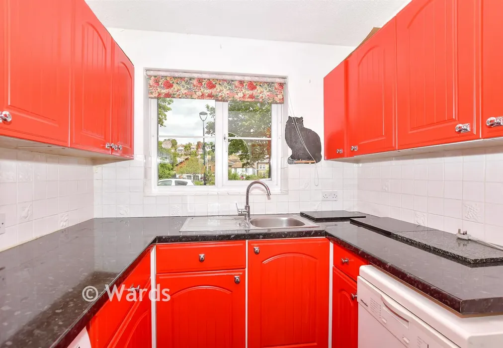 Kitchen - Portland Road, Hythe, Kent - Wards of Kent