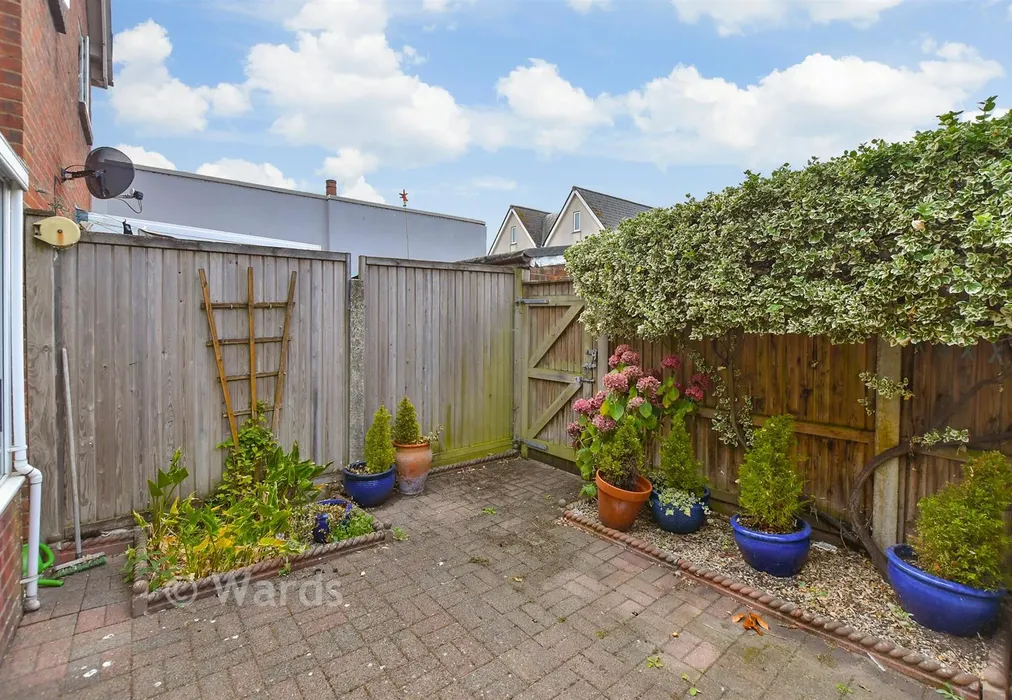 Rear Garden - Portland Road, Hythe, Kent - Wards of Kent