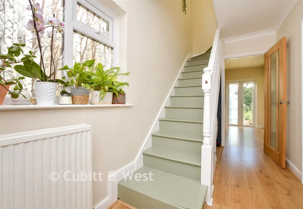 Entrance Hall - Northwood Avenue, Purley, Surrey - Wards of Kent