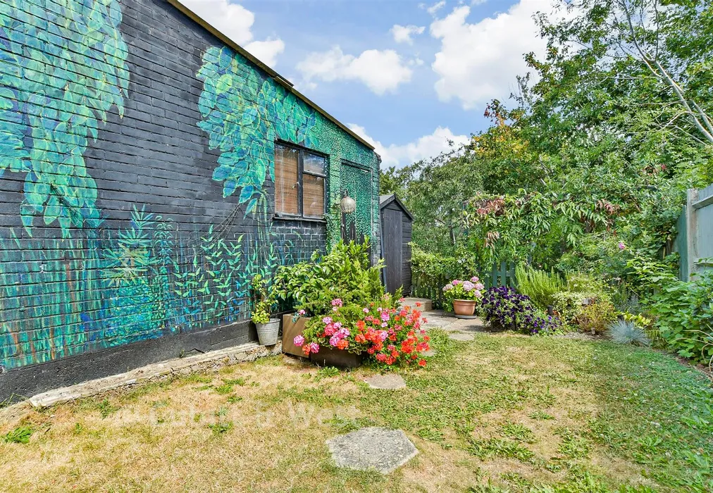Rear Garden - Northwood Avenue, Purley, Surrey - Wards of Kent
