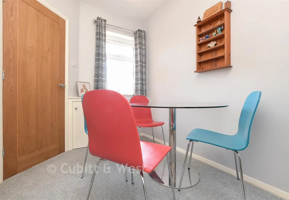Dining Room - Smallmead, Horley, Surrey - Wards of Kent