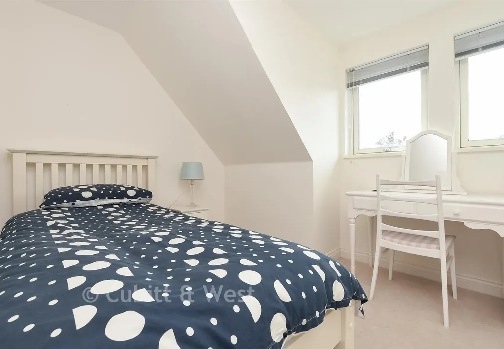 Bedroom 3 - Stonefield Close, Crawley, West Sussex - Wards of Kent