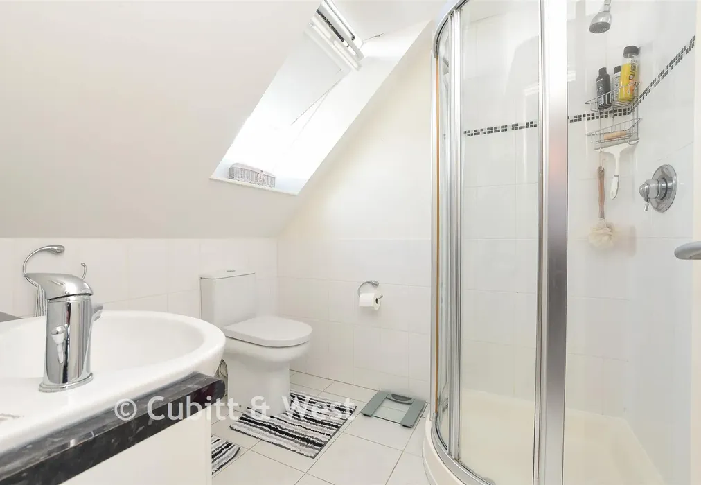 En-Suite Shower Room - Stonefield Close, Crawley, West Sussex - Wards of Kent