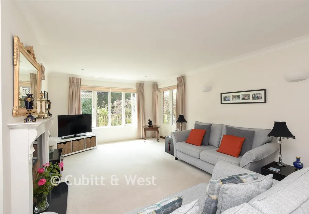 Lounge - Stonefield Close, Crawley, West Sussex - Wards of Kent