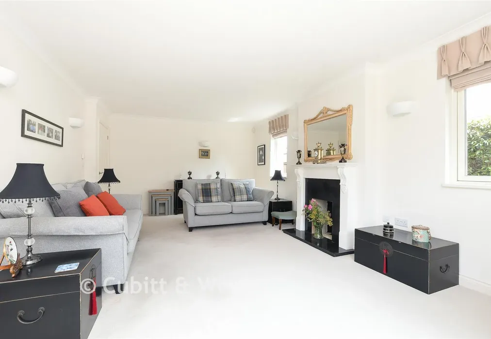 Lounge - Stonefield Close, Crawley, West Sussex - Wards of Kent