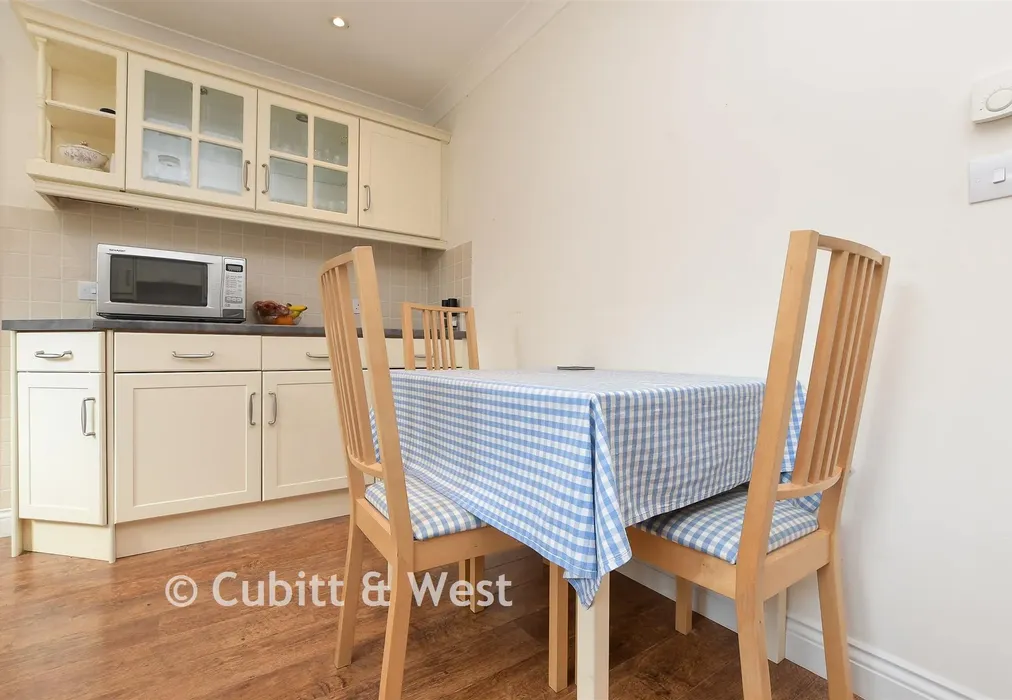 Kitchen/Breakfast Room - Stonefield Close, Crawley, West Sussex - Wards of Kent