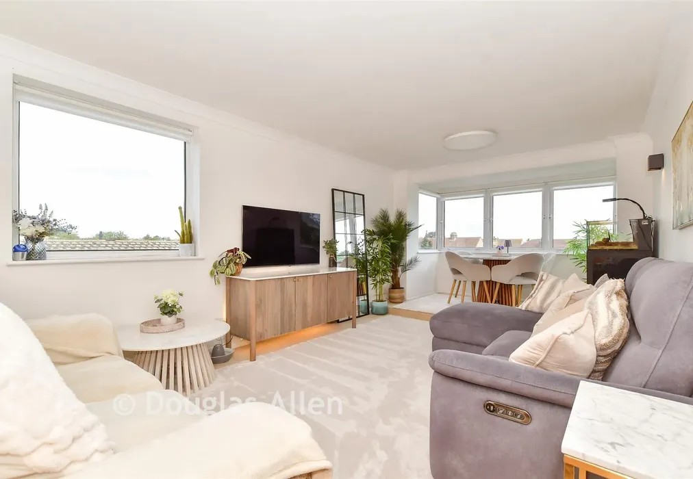 Lounge/Diner - Winston Close, Romford, Essex - Wards of Kent