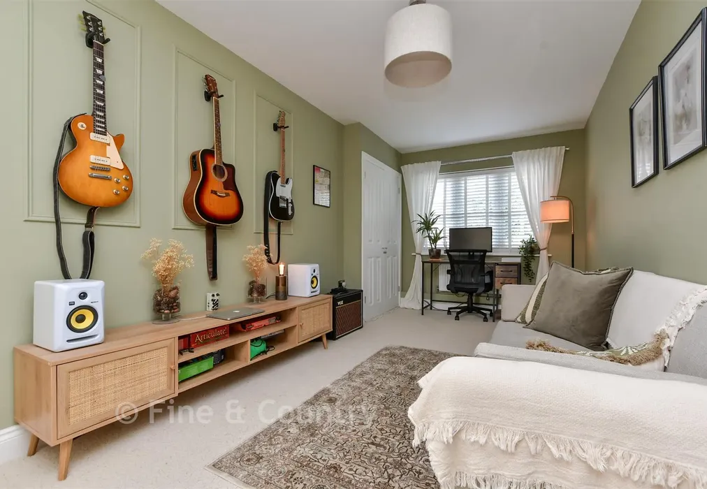 Snug / Sitting Room - Kings Avenue, Broadstairs, Kent - Wards of Kent