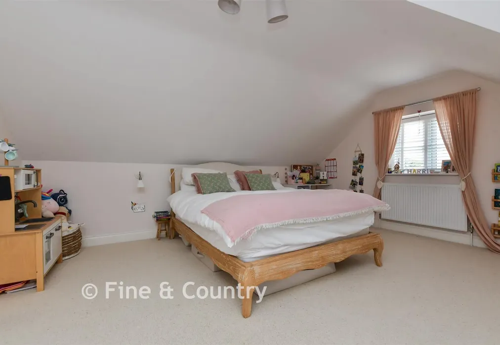 Bedroom 2 - Kings Avenue, Broadstairs, Kent - Wards of Kent