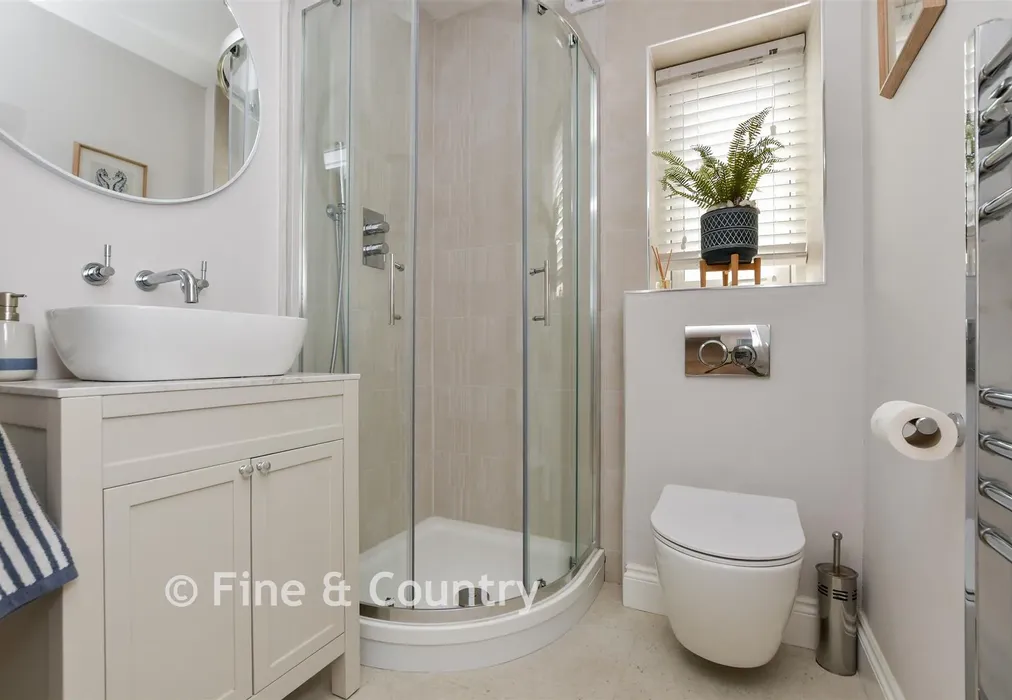 Shower Room - Kings Avenue, Broadstairs, Kent - Wards of Kent